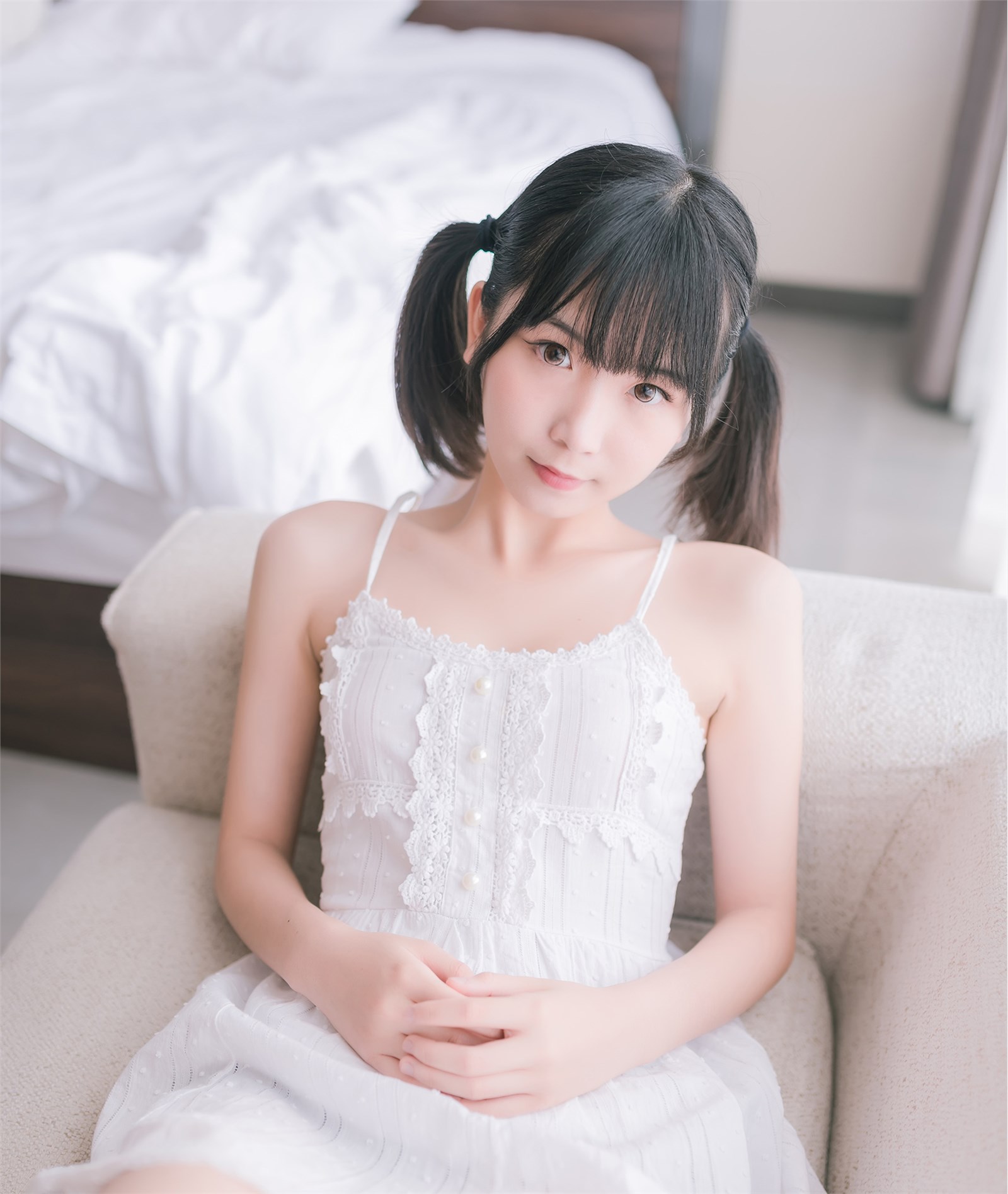 Rabbit play picture white dress double ponytail(37)